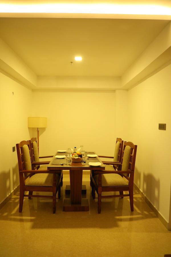 Hotel Karthika Park Kazhakuttam Экстерьер фото