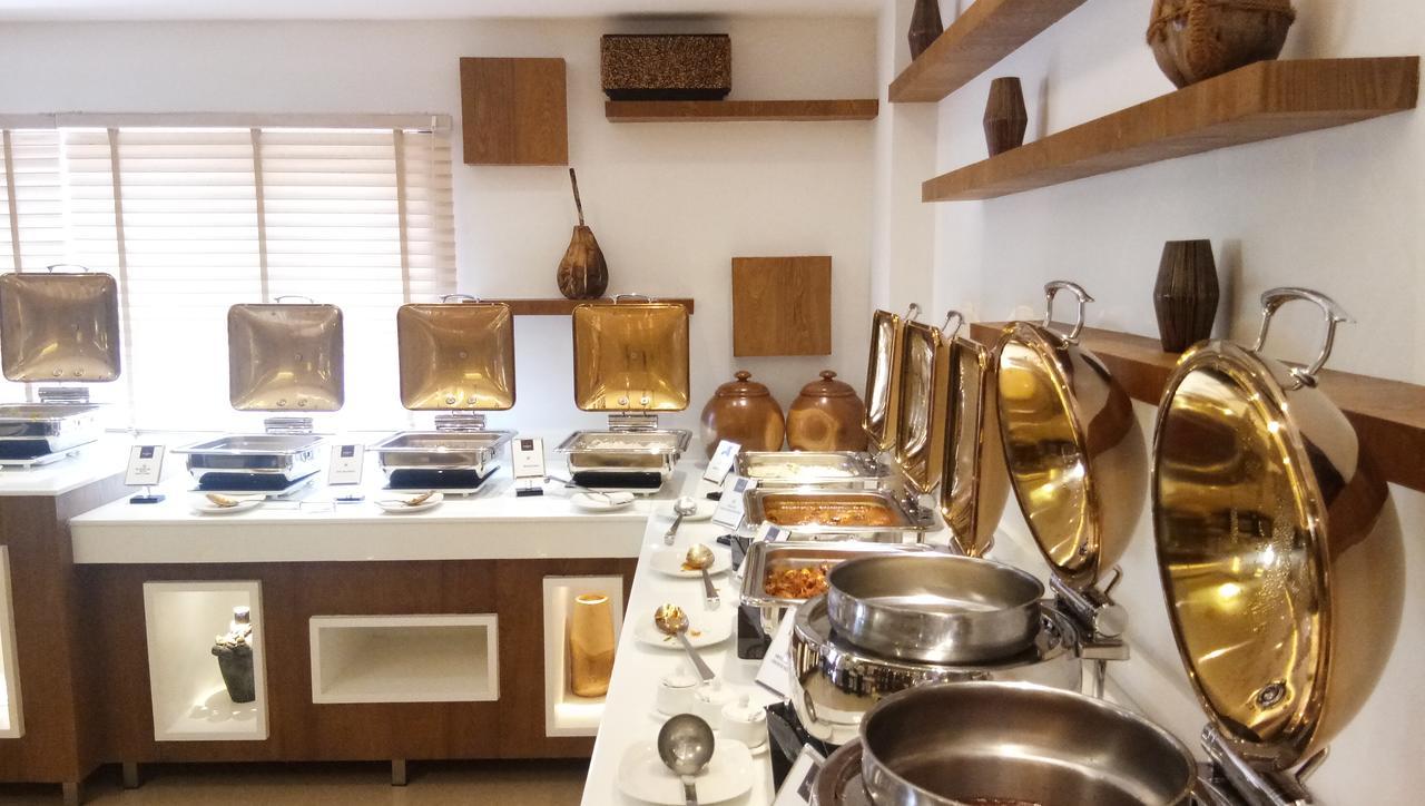 Hotel Karthika Park Kazhakuttam Экстерьер фото