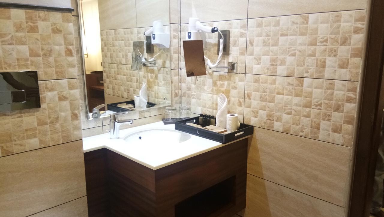 Hotel Karthika Park Kazhakuttam Экстерьер фото