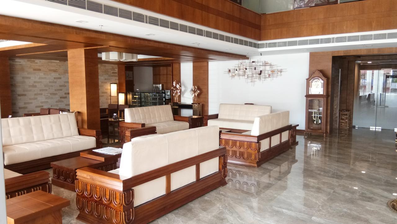 Hotel Karthika Park Kazhakuttam Экстерьер фото