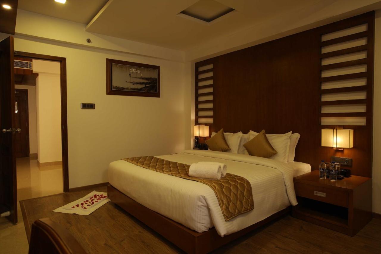 Hotel Karthika Park Kazhakuttam Экстерьер фото