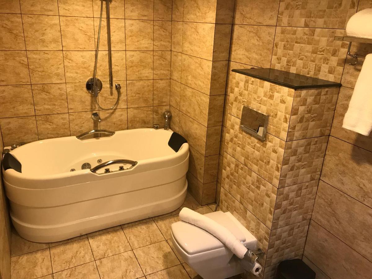 Hotel Karthika Park Kazhakuttam Экстерьер фото